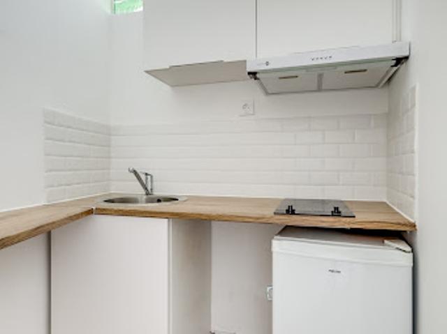 Vente Appartement 1 pièce 24.7 m2 Suresnes