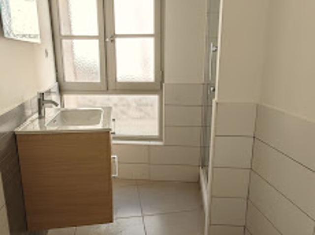 Vente Appartement 1 pièce 25 m2 Nimes