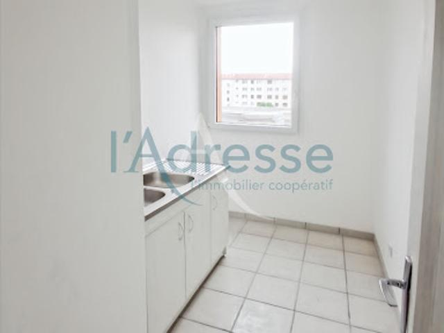 Vente Appartement 1 pièce 26.89 m2 Nanterre