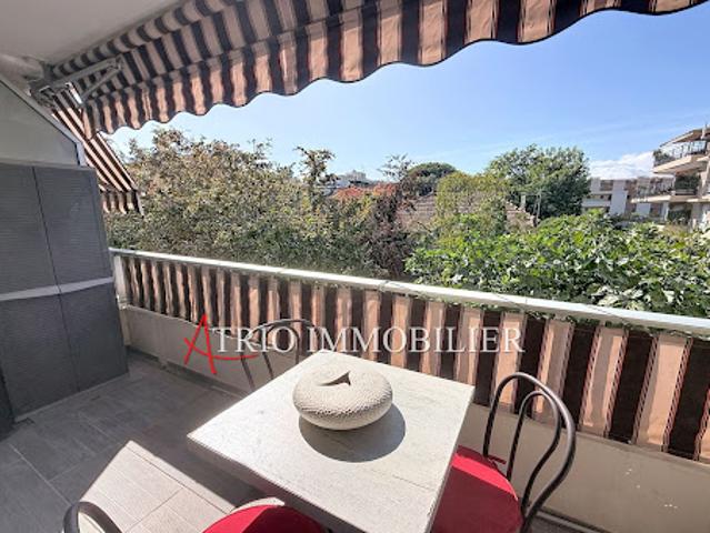 Vente Appartement 1 pièce 27 m2 Saint Laurent du Var