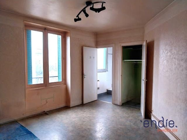 Vente Appartement 1 pièce 28 m2 Clermont Ferrand