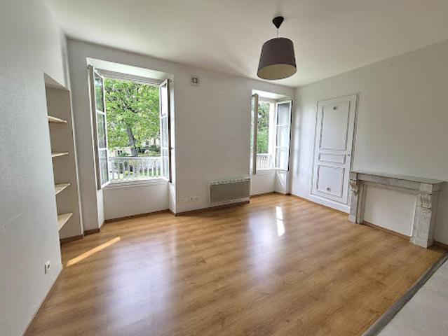 Vente Appartement 1 pièce 28.4 m2 Mandres les Roses