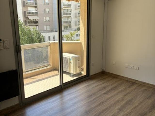 Vente Appartement 1 pièce 23.9 m2 Lyon 6ème