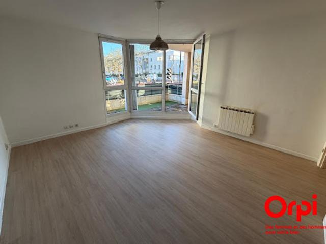 Vente Appartement 1 pièce 34 m2 Montigny le Bretonneux