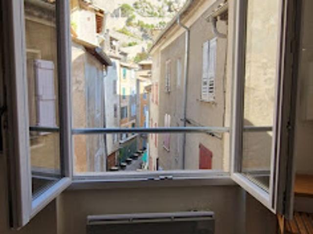 Vente Appartement 1 pièce 30 m2 Entrevaux