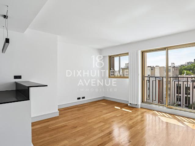 Vente Appartement 1 pièce 30.6 m2 Paris 18ème