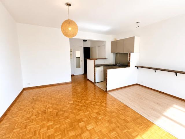 Vente Appartement 1 pièce 31 m2 Marseille 8ème