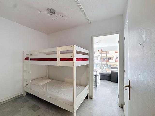 Vente Appartement 1 pièce 31.9 m2 Antibes