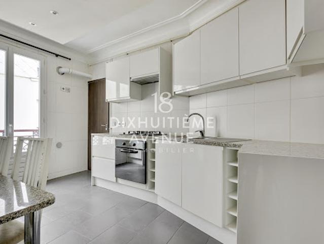 Vente Appartement 2 pièces 43 m2 Paris 18ème