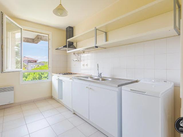 Vente Appartement 2 pièces 47.6 m2 Marseille 8ème
