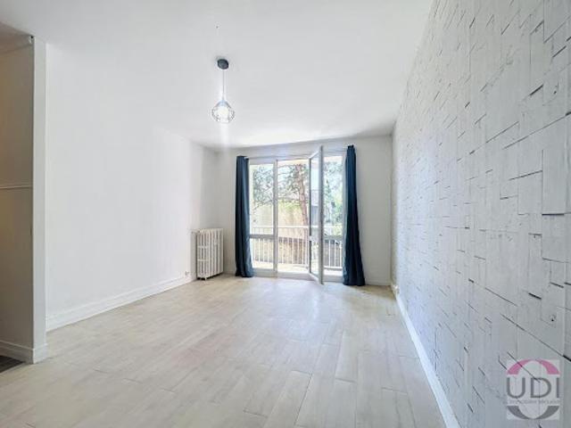 Vente Appartement 2 pièces 47.27 m2 Corbeil Essonnes