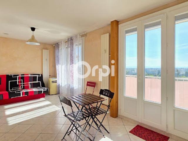 Vente Appartement 2 pièces 45.2 m2 Decines charpieu