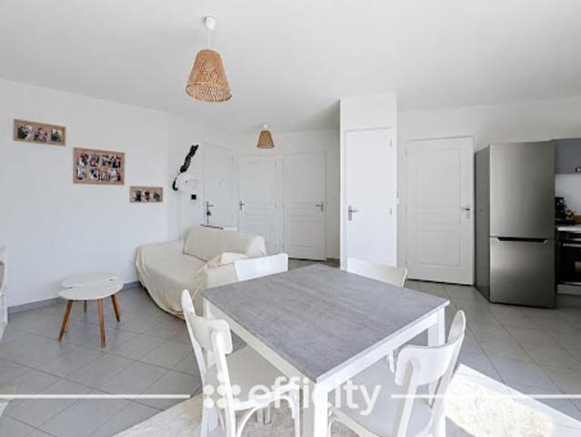 Vente Appartement 2 pièces 46.8 m2 Grigny