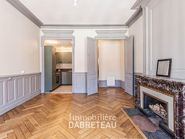 Vente Appartement 2 pièces 52.18 m2 Lyon 6ème