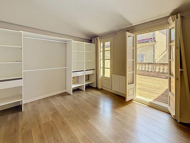Vente Appartement 2 pièces 54.7 m2 Avignon