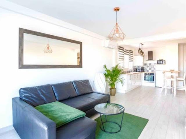 Vente Appartement 2 pièces 55.72 m2 Marseille 8ème