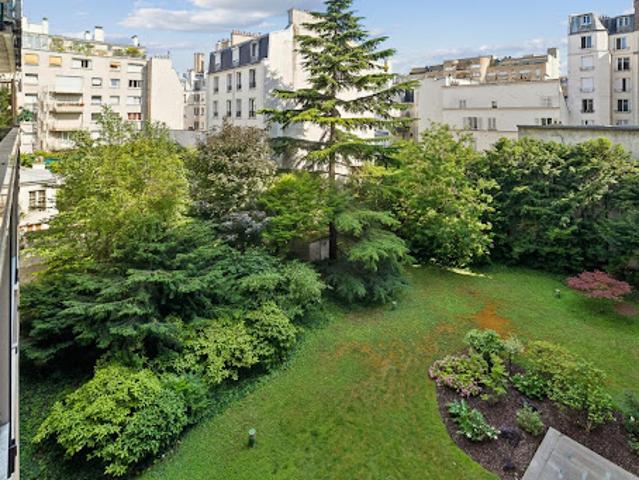 Vente Appartement 2 pièces 56.9 m2 Paris 16ème