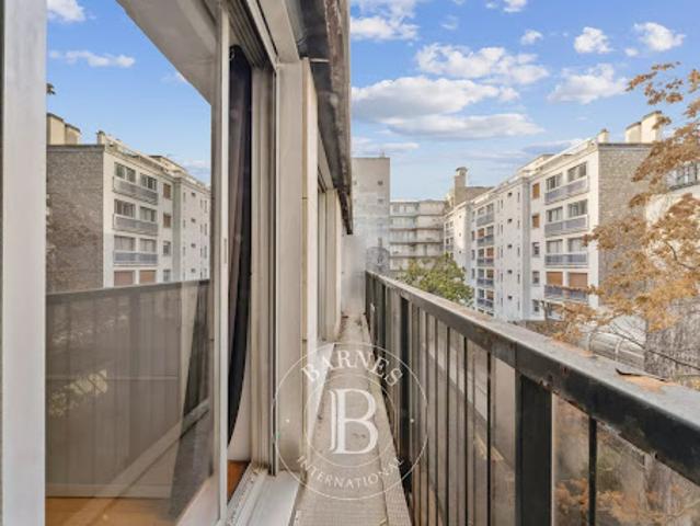 Vente Appartement 2 pièces 61.96 m2 Paris 16ème