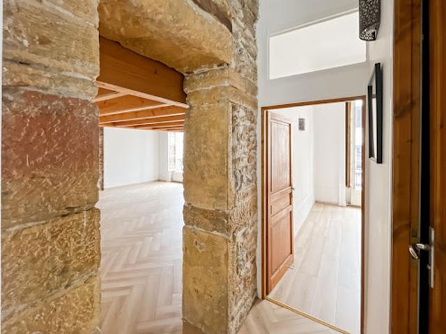 Vente Appartement 2 pièces 67.43 m2 Lyon 6ème