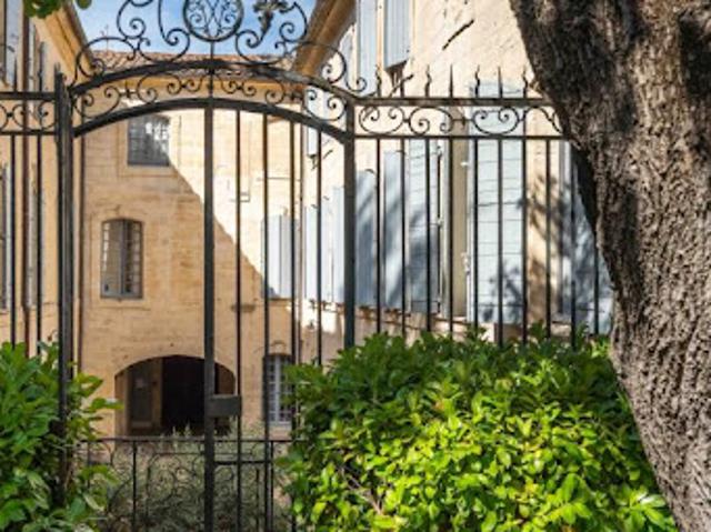 Vente Appartement 2 pièces 75.8 m2 Uzès