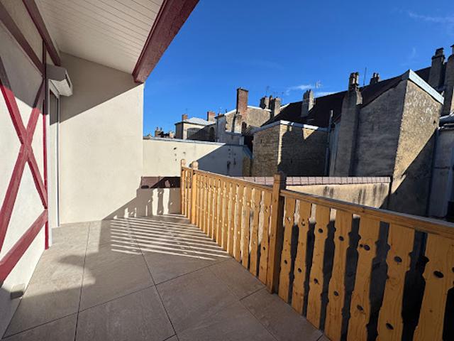 Vente Appartement 2 pièces 96 m2 Lons le Saunier