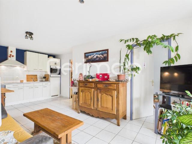 Vente Appartement 2 pièces + cuisine 42 m² 264 000 €