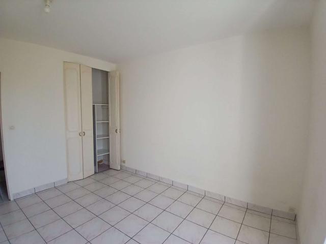 Vente appartement 2 pièces Laval Centre Ville Cathédrale 53