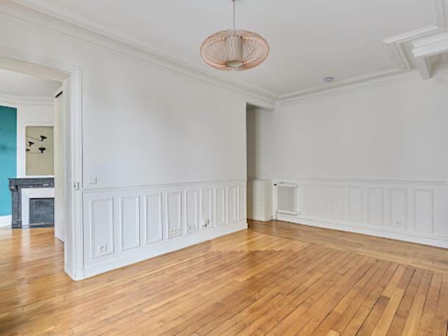Vente Appartement 3 pièces 54.9 m2 Paris 18ème