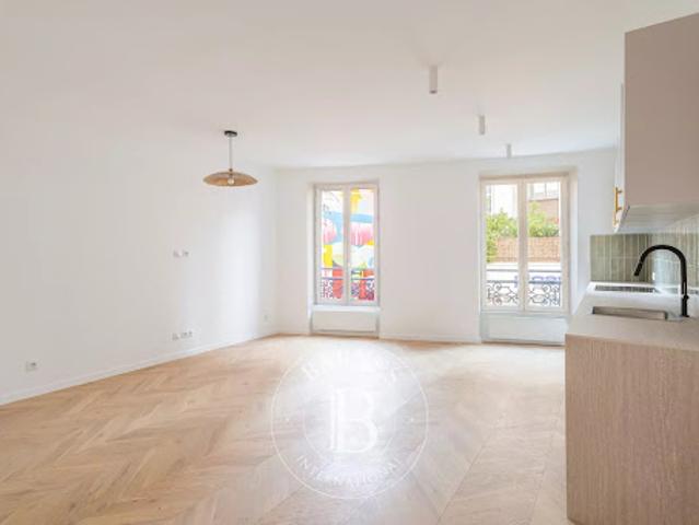 Vente Appartement 3 pièces 55.85 m2 Paris 20ème