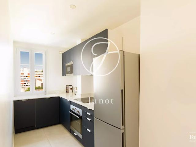 Vente Appartement 3 pièces 56.58 m2 Paris 16ème