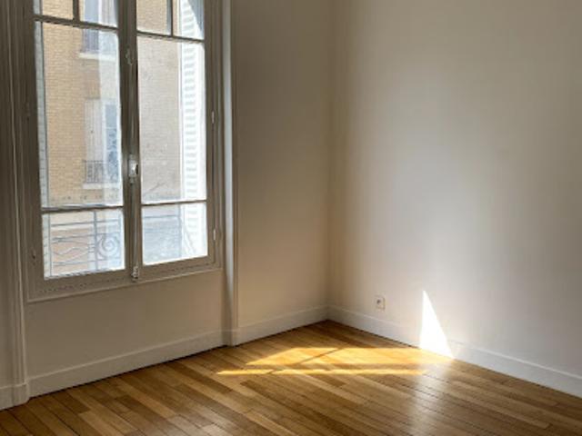 Vente Appartement 3 pièces 56.39 m2 Courbevoie