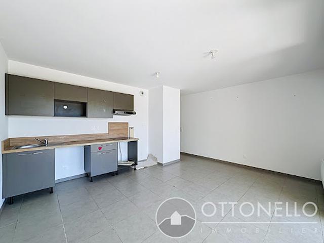 Vente Appartement 3 pièces 58.83 m2 Roquebrune sur Argens