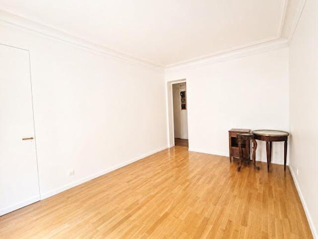 Vente Appartement 3 pièces 63.94 m2 Paris 16ème