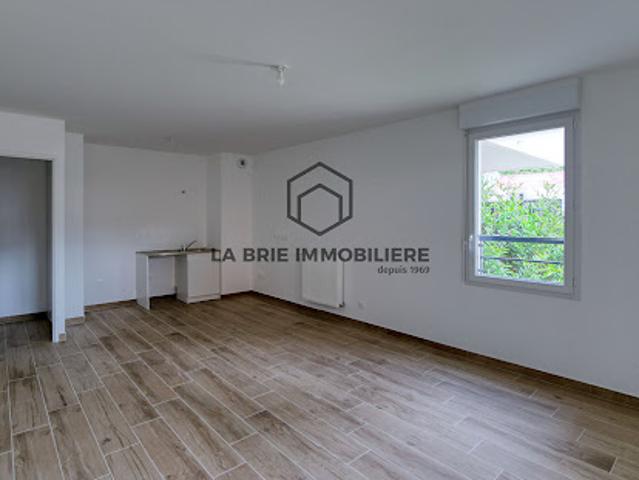 Vente Appartement 3 pièces 60.83 m2 Emerainville