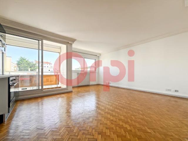 Vente Appartement 3 pièces 61.6 m2 Lyon 8ème