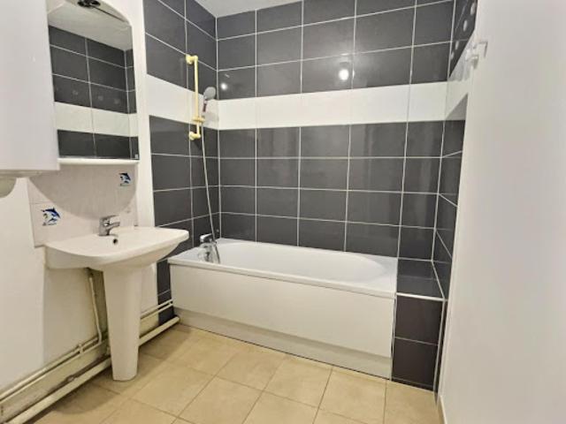 Vente Appartement 3 pièces 62 m2 Corbeil Essonnes