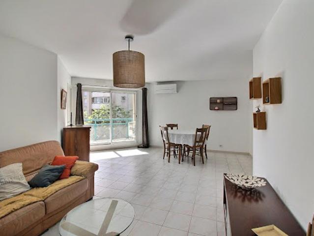 Vente Appartement 3 pièces 67 m2 Marseille 8ème