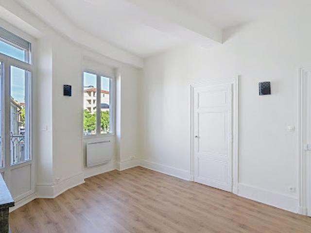 Vente Appartement 3 pièces 65.75 m2 Pierre benite