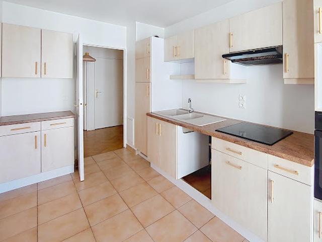 Vente Appartement 3 pièces 68.33 m2 Courbevoie
