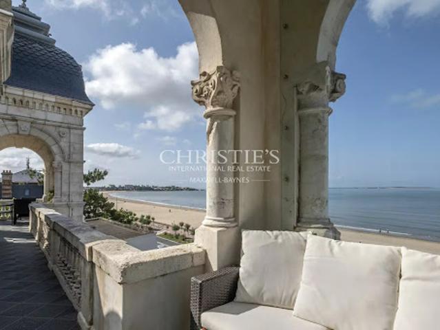 Vente Appartement 3 pièces 69.6 m2 Royan