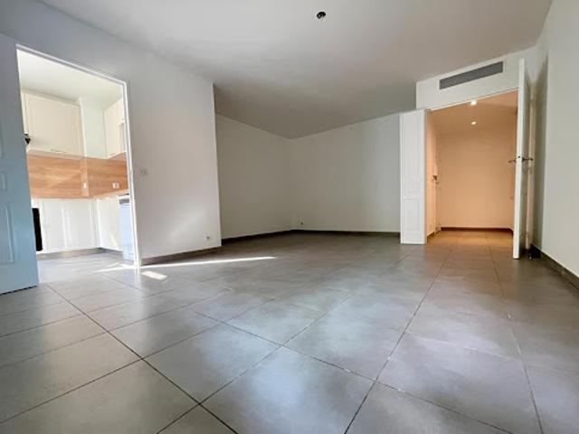 Vente Appartement 3 pièces 69 m2 Antibes