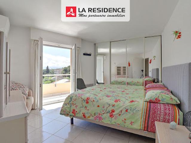 Vente Appartement 3 pièces 70 m2 Frejus