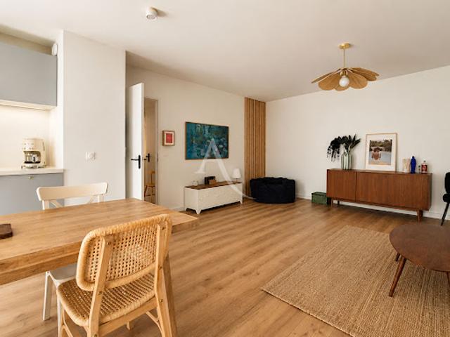 Vente Appartement 3 pièces 74.31 m2 Merignac