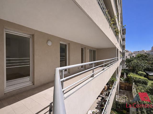 Vente Appartement 3 pièces 74 m2 Marseille 6ème