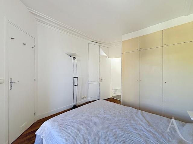 Vente Appartement 3 pièces 75.42 m2 Paris 7ème