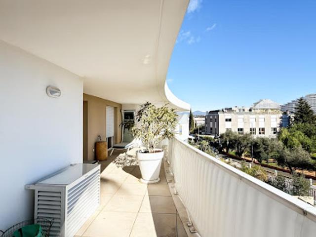 Vente Appartement 3 pièces 71 m2 Villeneuve Loubet