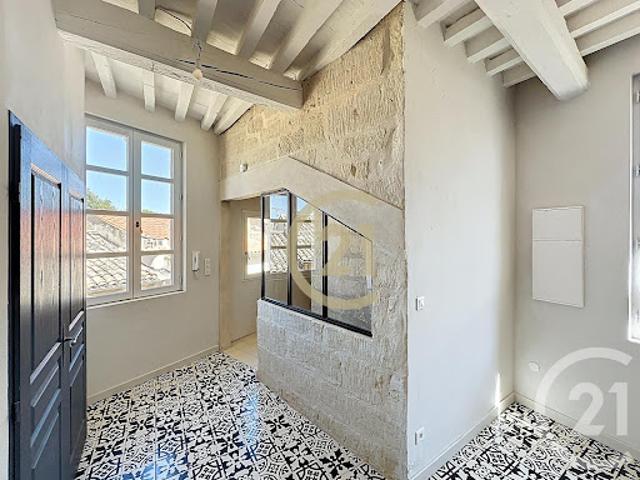 Vente Appartement 3 pièces 76.2 m2 Uzès
