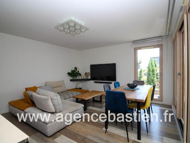 Vente Appartement 3 pièces 79 m2 Divonne les Bains