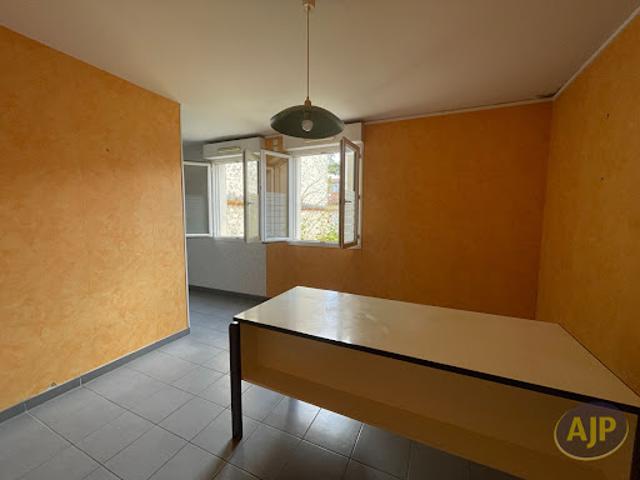 Vente Appartement 3 pièces 86.9 m2 Saintes