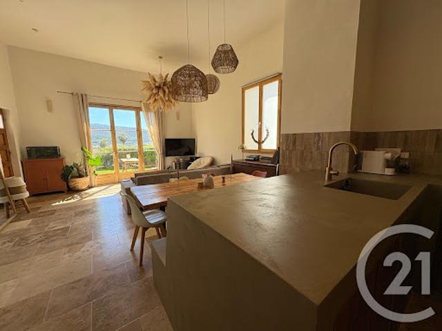 Vente Appartement 3 pièces 92.3 m2 Hyeres